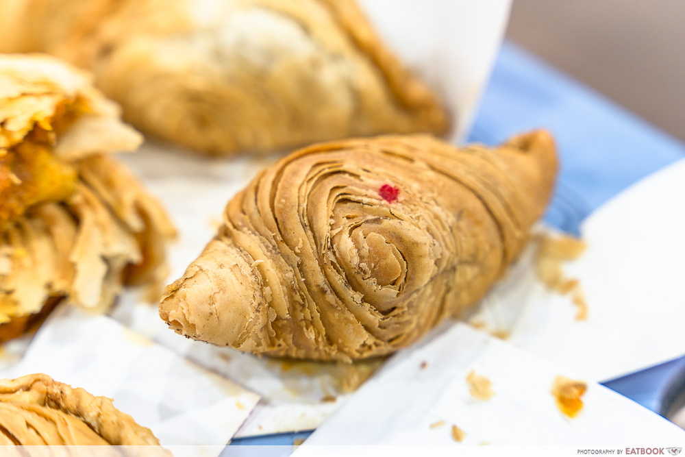 j2 curry puff establishment